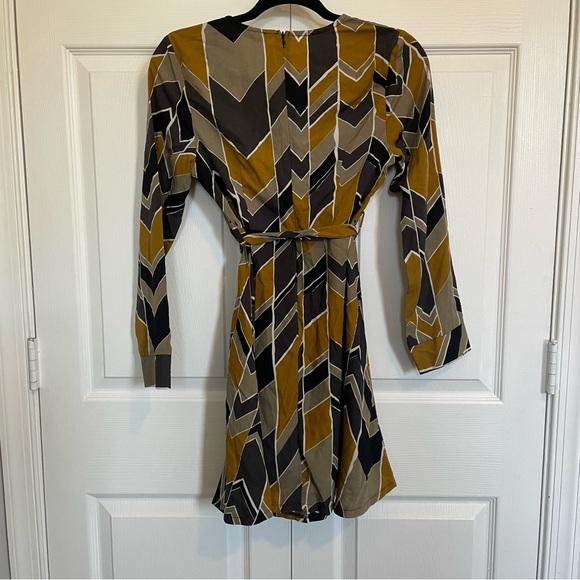 SHEIN Geometric Wrap Tip Front Long Sleeve Mini Dress - Picture 5 of 5